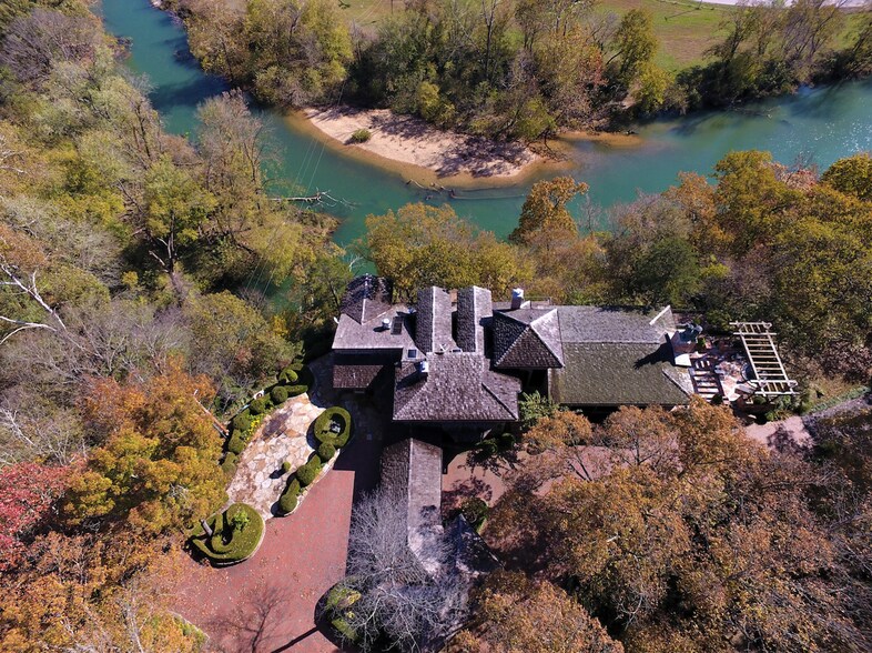 More Photos Of 754-756 E Stonehill Rd, Ozark Office Residential For Sale