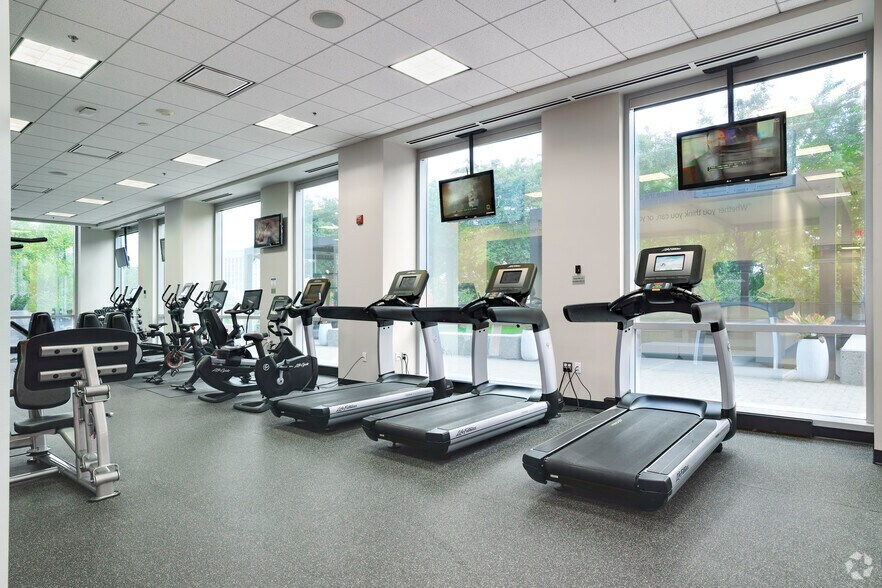 More Photos Of 1861 International Dr, Tysons Office For Lease