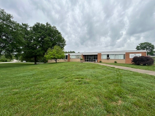 Primary Photo Of 209 Parkway Pl, Parkersburg Office For Lease