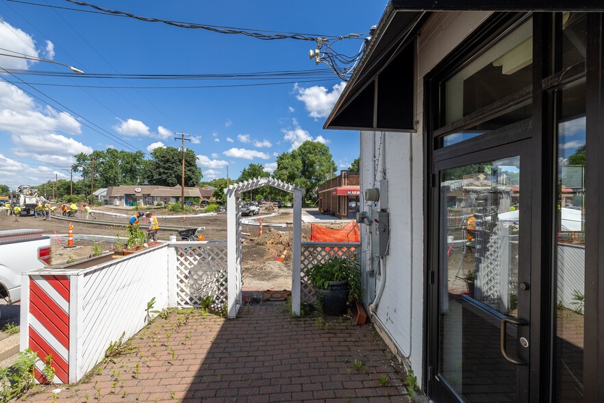 More Photos Of 2201-2205 44th Ave N, Minneapolis Restaurant For Sale