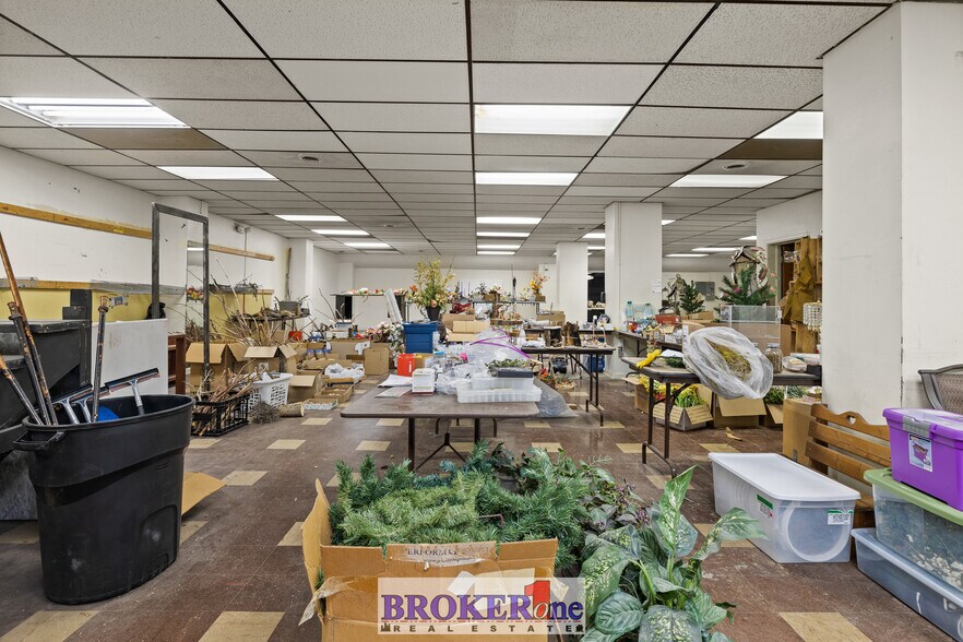 More Photos Of 225 N Wolcott St, Casper Flex For Lease