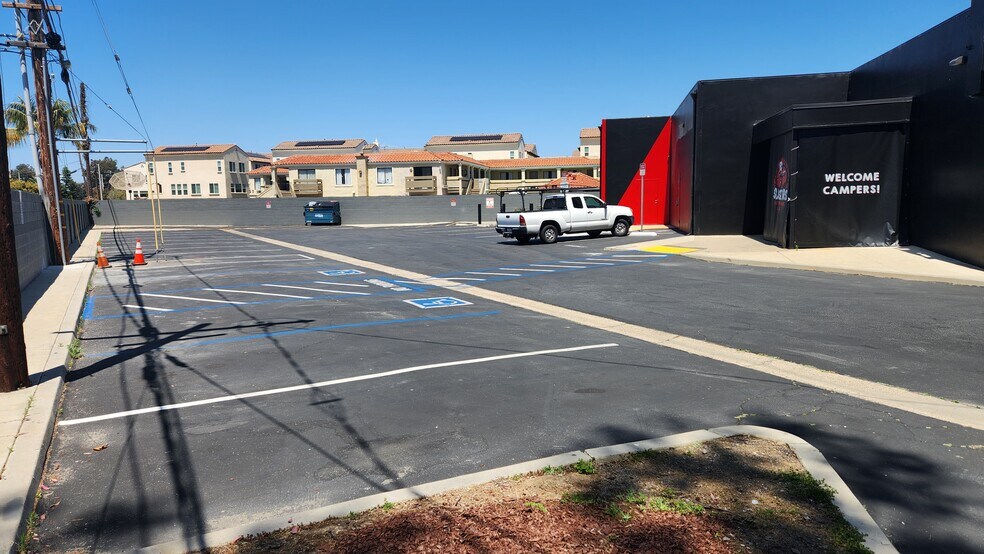 More Photos Of 1941 Newport Blvd, Costa Mesa Freestanding For Lease