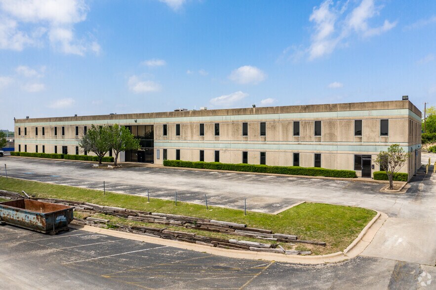 More Photos Of 1300 E Anderson Ln, Austin Office For Sale