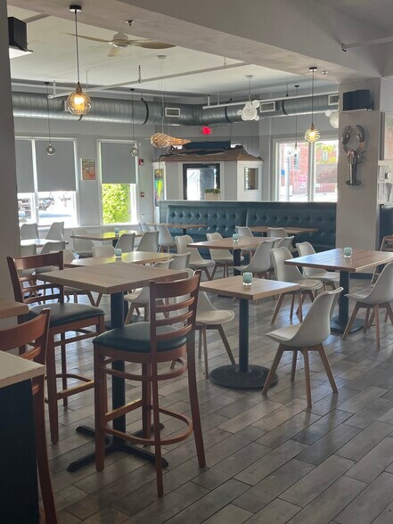 More Photos Of 615 Main St, Hyannis General Retail For Lease