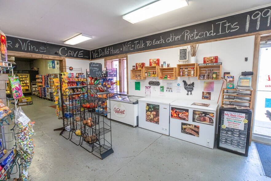 More Photos Of 8995 S US Highway 35, Monterey General Retail For Sale