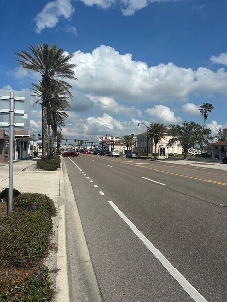 More Photos Of 229 S Tamiami Trl, Venice Office For Sale