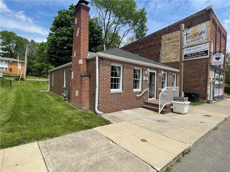 More Photos Of 458 Locust St, Middletown Office For Lease