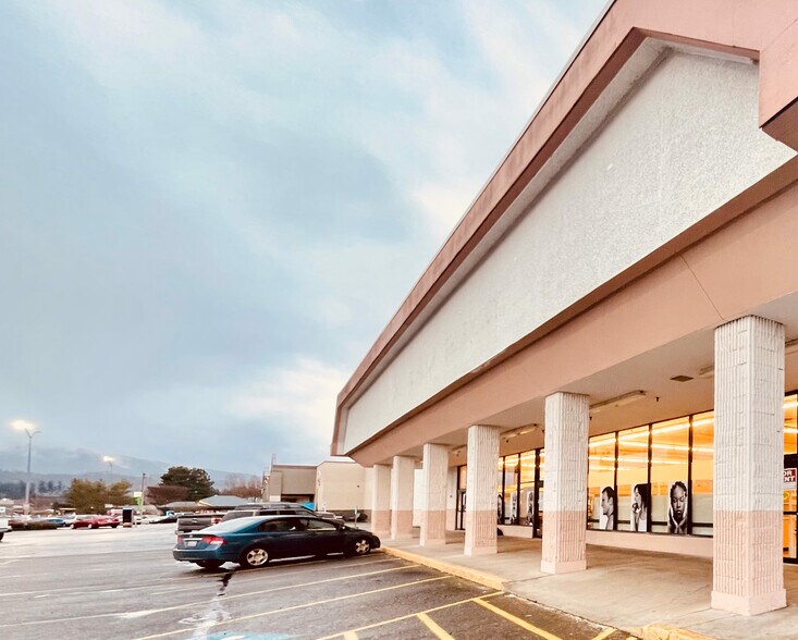 Primary Photo Of 232 Roosevelt Ave, Enumclaw General Retail For Lease