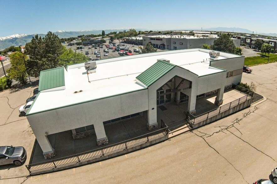 More Photos Of 562 S State St, Clearfield Auto Dealership For Sale