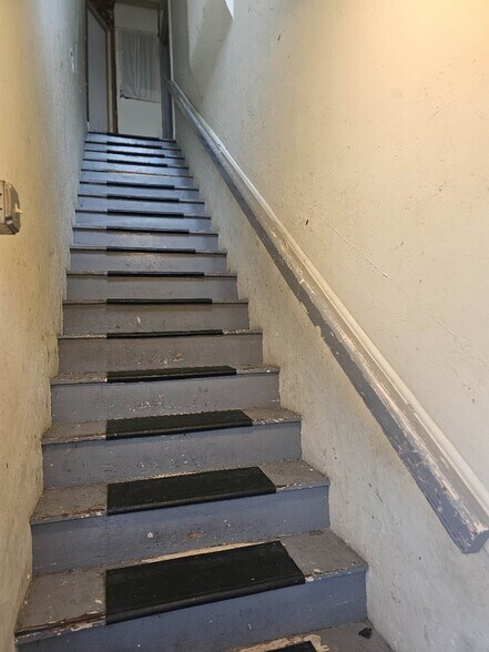 More Photos Of 305 Main St, Sheridan Storefront Retail Residential For Lease