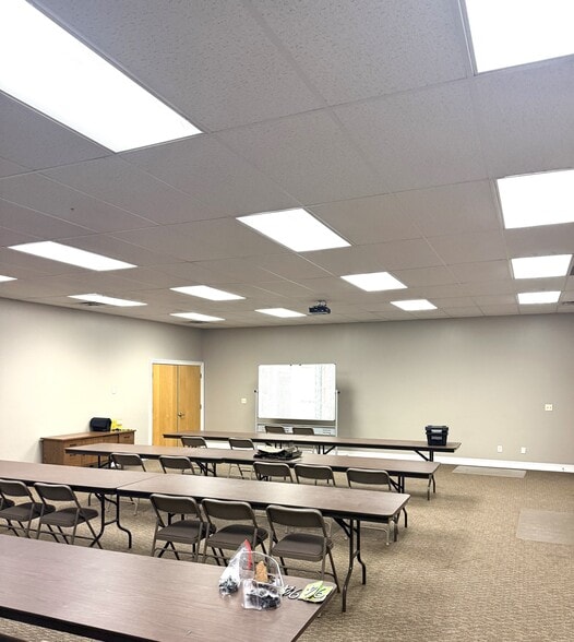More Photos Of 301 Wilson St, Martinsburg Auto Dealership For Lease