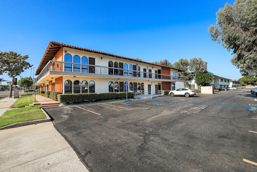 More Photos Of 17772 Irvine Blvd, Tustin Office For Lease