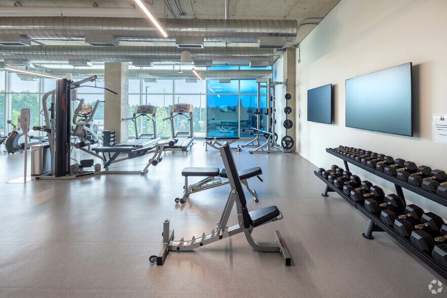 More Photos Of 7070 Derrycrest Dr, Mississauga Office For Lease