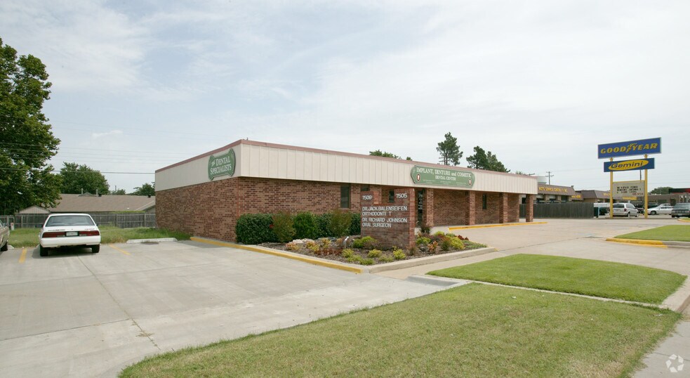 More Photos Of 7505-7509 NW 23rd St, Bethany Medical For Sale