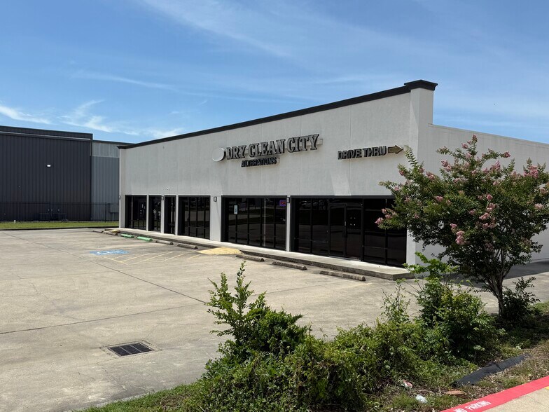 More Photos Of 18413 Highway 105 W, Montgomery Unknown For Sale