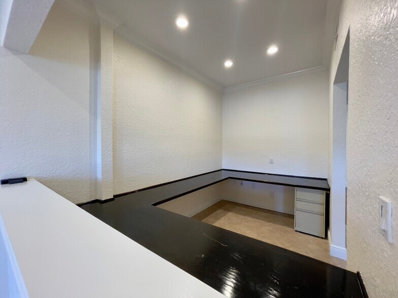 More Photos Of 312 S Old Dixie Hwy, Jupiter Office For Lease