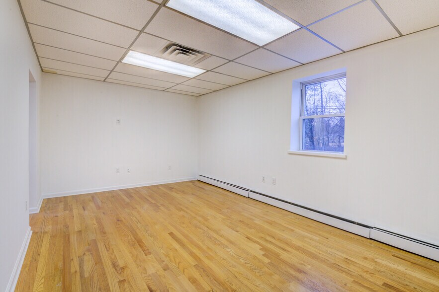 More Photos Of 46-48 Lafayette Ave, New Rochelle Warehouse For Lease