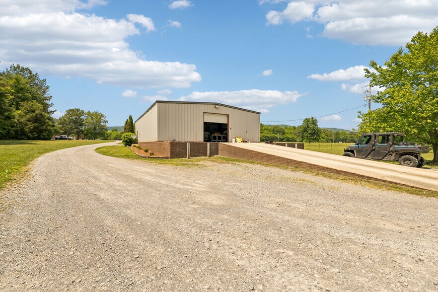 More Photos Of 49 Cutting Edge Ln, Dunlap Freestanding For Sale