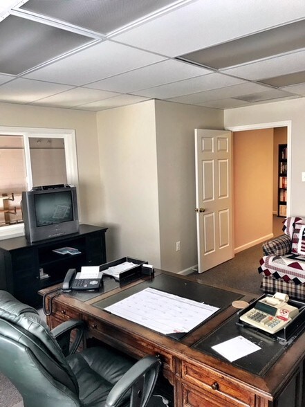 More Photos Of 9102 Industry Dr, Manassas Park Warehouse For Sale