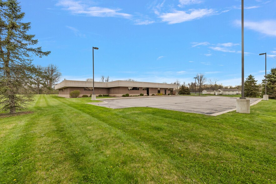 More Photos Of 1794 N Lapeer Rd, Lapeer Medical For Sale