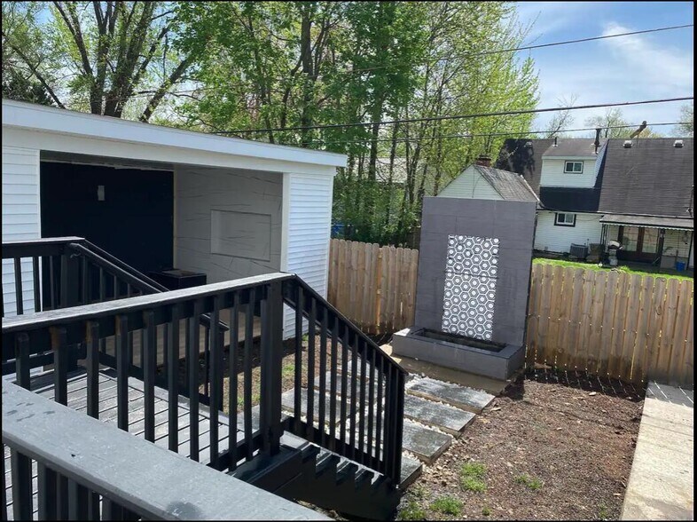 More Photos Of 4677 E Livingston Ave, Columbus Specialty For Sale