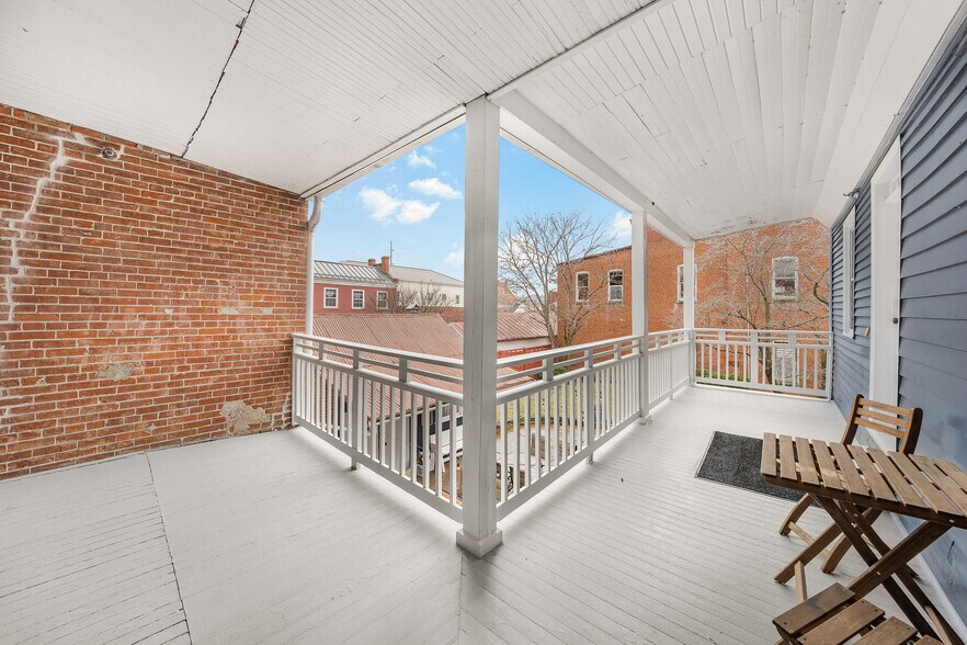 More Photos Of 208-210 Wharf St, Hermann Hospitality For Sale