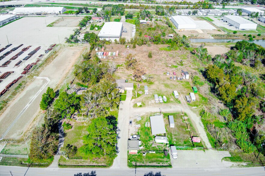 More Photos Of 77 Riley Rd, Houston Flex For Sale