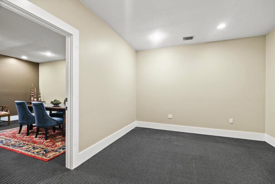 More Photos Of 800 Jackson St, Richmond Office Residential For Sale
