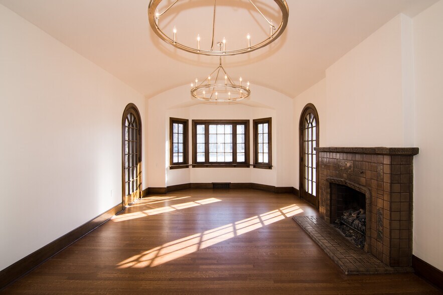 More Photos Of 109 N Main St, Springville Office For Lease