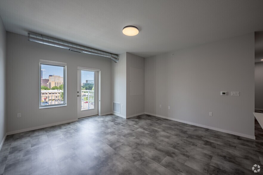 More Photos Of 176 Robert St S, Saint Paul Apartments For Lease