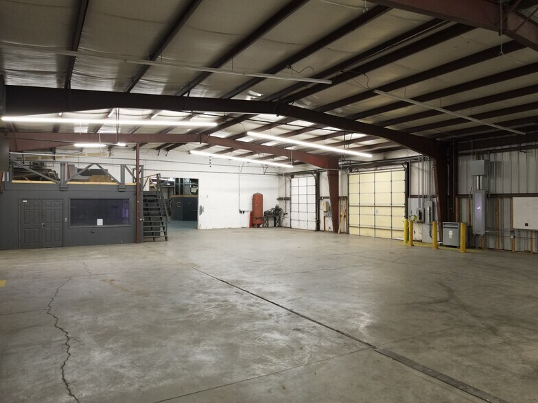 More Photos Of 2029 Brookside Ln, Kingsport Industrial For Sale