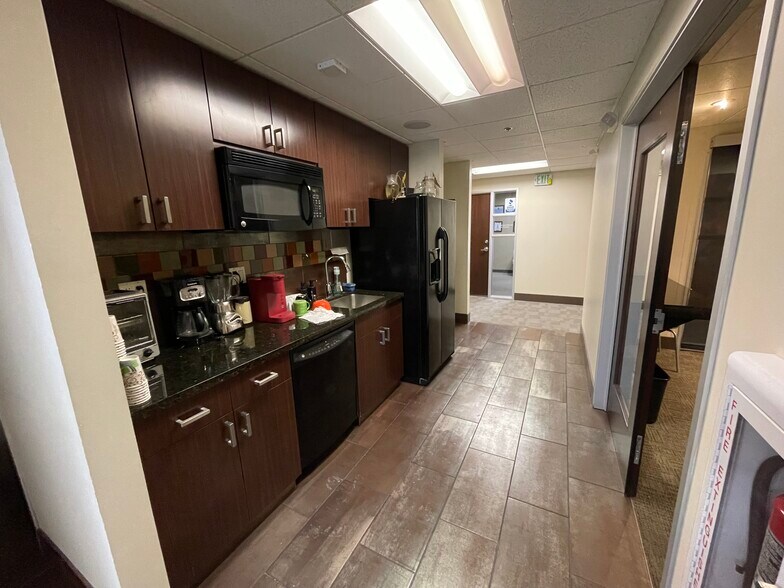 More Photos Of 275 Hill St, Reno Loft Creative Space For Lease