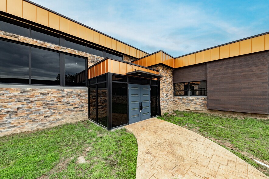 More Photos Of 145 School Rd, Mount Morris Office For Sale