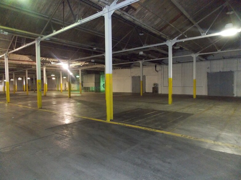 More Photos Of 500 N US Highway 31, Austin Manufacturing For Lease