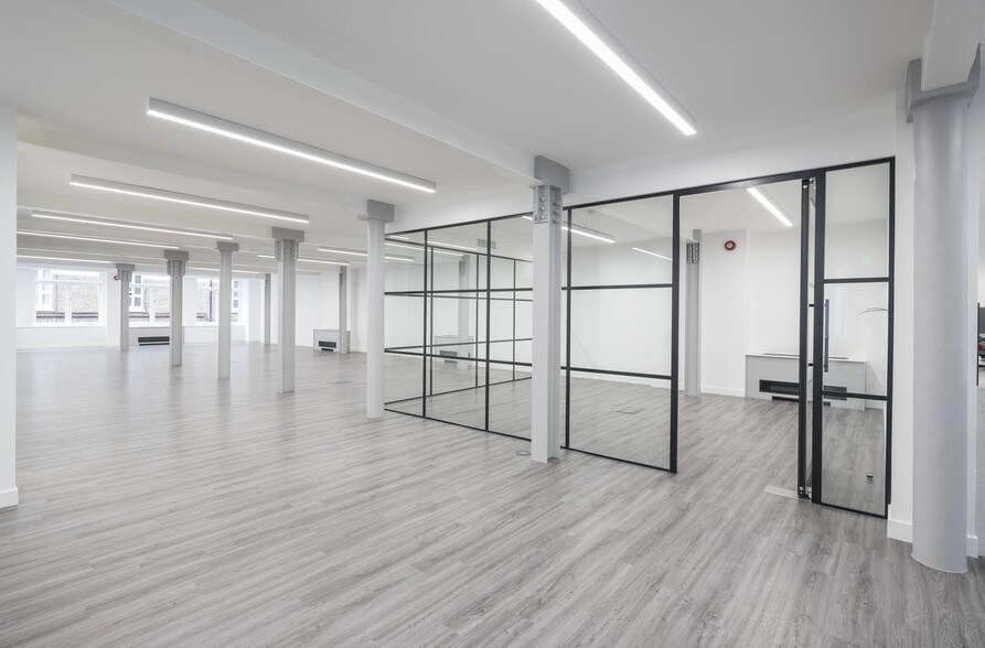 More Photos Of 16 Laystall St, London Office For Sale