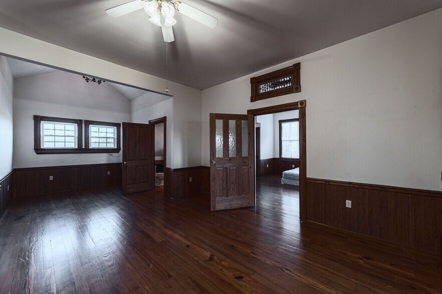 More Photos Of , Marion Unknown For Sale