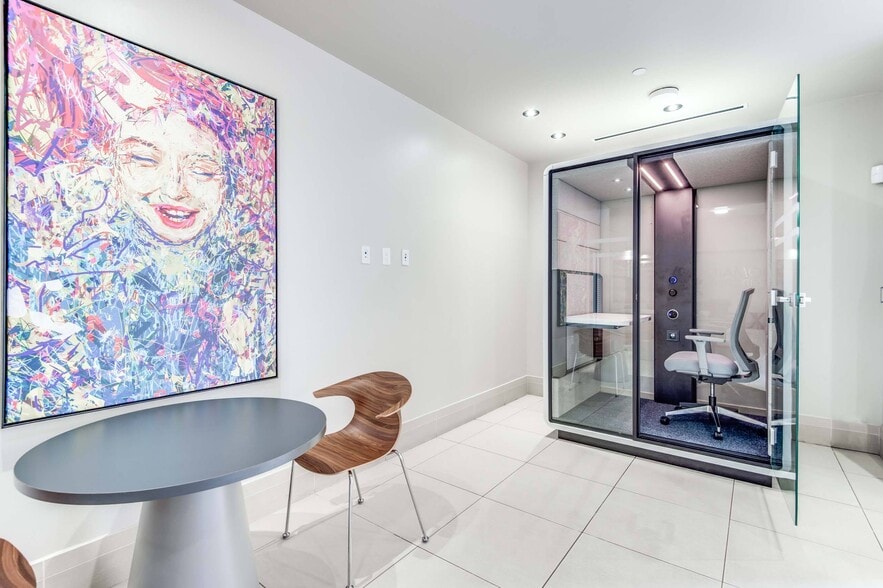 More Photos Of 12808 Queensbury Ln, Houston Apartments For Lease