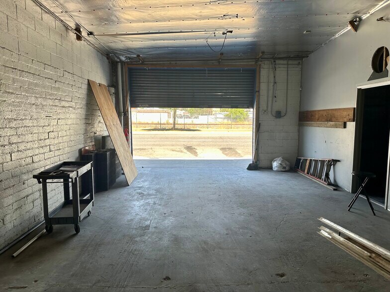 More Photos Of 10701 San Fernando Rd, Pacoima Warehouse For Lease