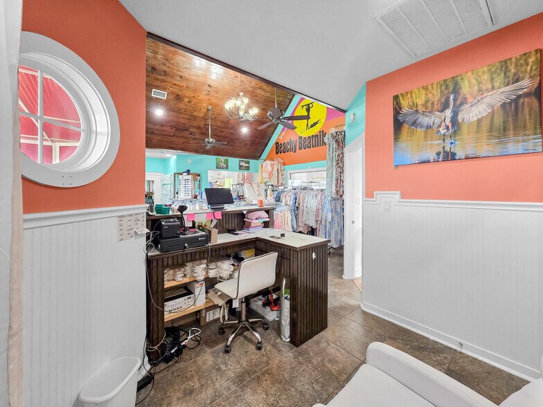 More Photos Of 970 Surfside, Crystal Beach General Retail For Sale