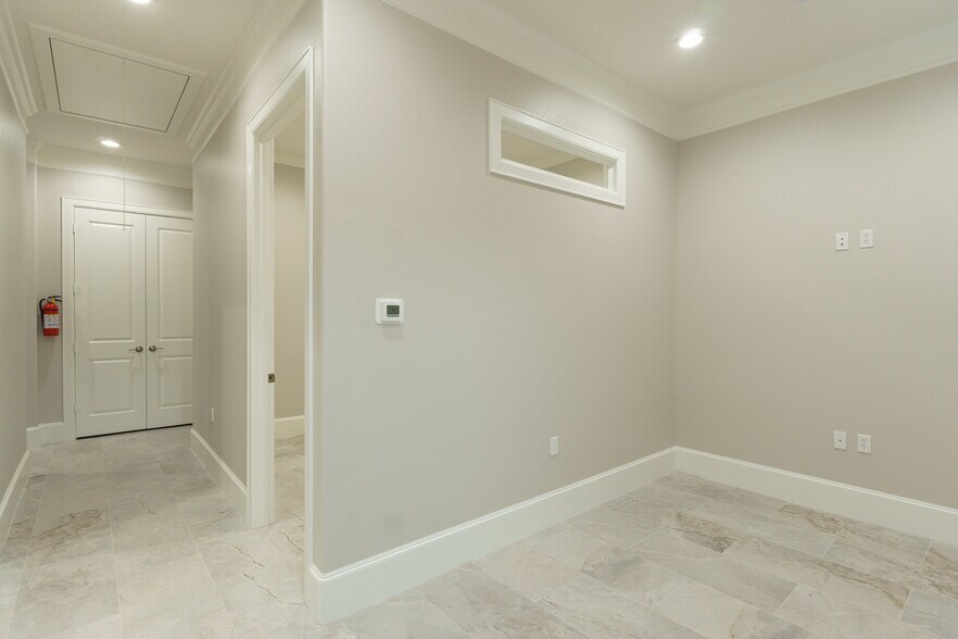 More Photos Of 12414 Spring Cypress Rd, Tomball Medical For Sale