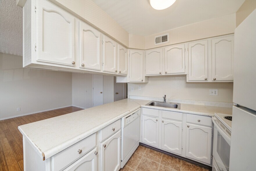 More Photos Of 2555 G St, Sparks Apartments For Sale