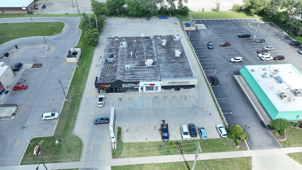 More Photos Of 7040-7060 N Wayne Rd, Westland Freestanding For Sale