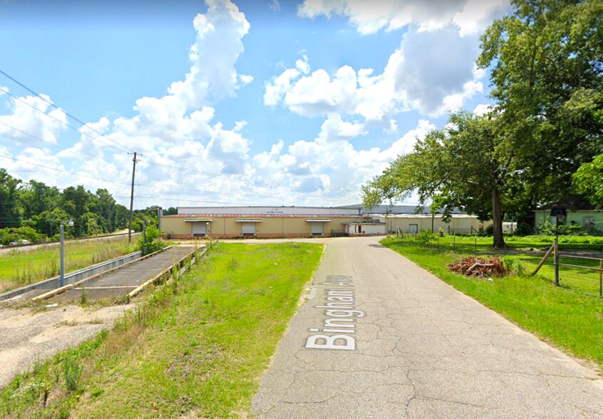 More Photos Of 401 Bingham, Ozark Warehouse For Sale