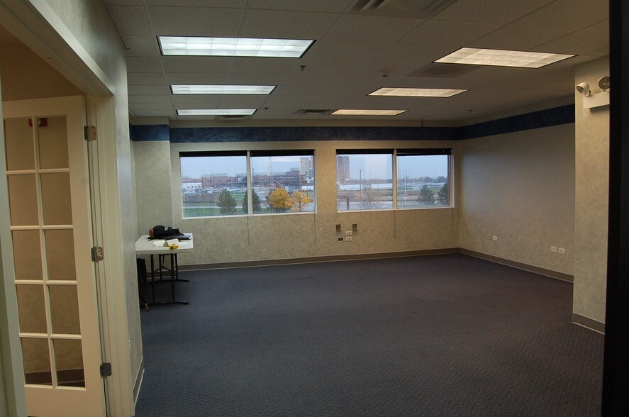 More Photos Of 1530 N Randall Rd, Elgin Medical For Lease