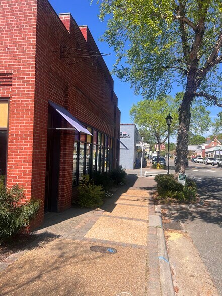 More Photos Of 6632-6634 Main St, Gloucester Flex For Sale