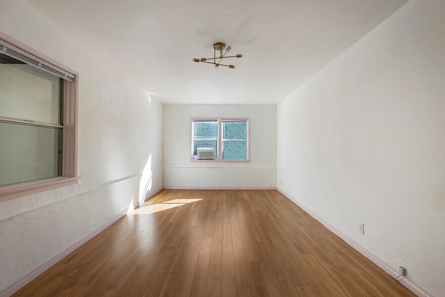 More Photos Of 1933 Hillhurst Ave, Los Angeles Office For Lease
