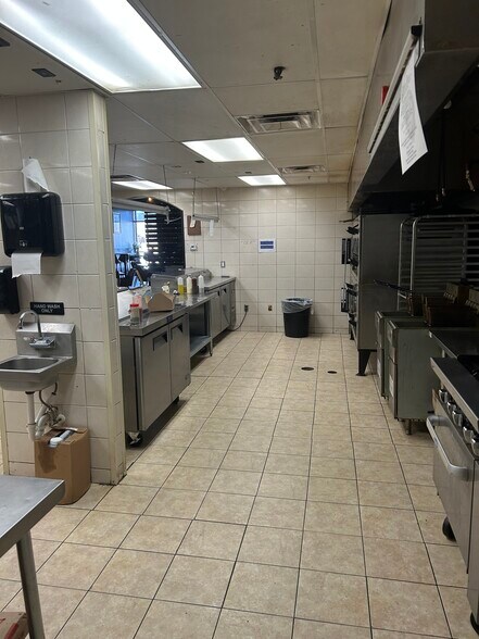 More Photos Of 5217 98th St, Lubbock General Retail For Lease