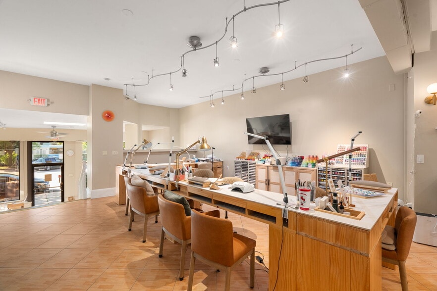 More Photos Of 1680 Beacon St, Brookline Apartments For Lease