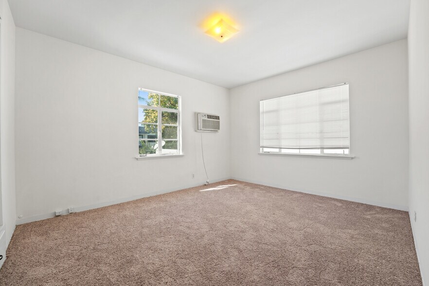 More Photos Of 4909 Coldwater Canyon Ave, Sherman Oaks Apartments For Sale