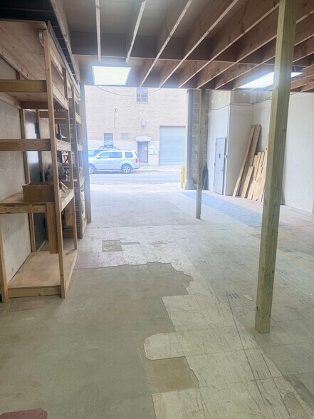 More Photos Of 2047 129th St, Flushing Freestanding For Lease